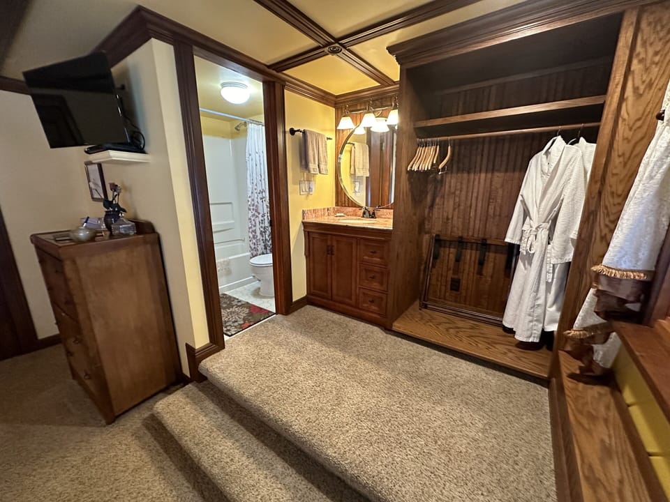 Design Double Room, Ensuite, Mountain View (Early Bird) | Bathroom