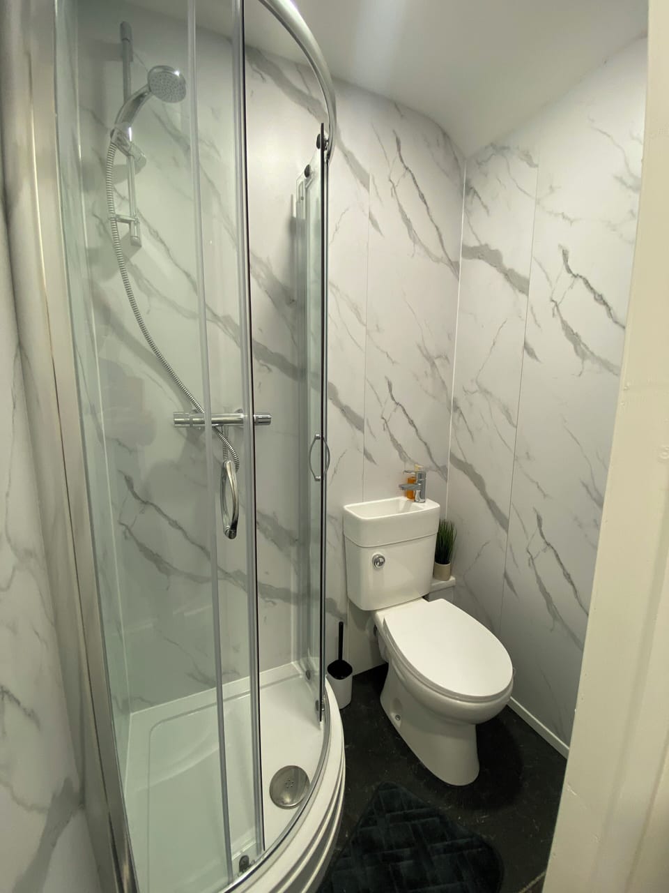 Shower, towels