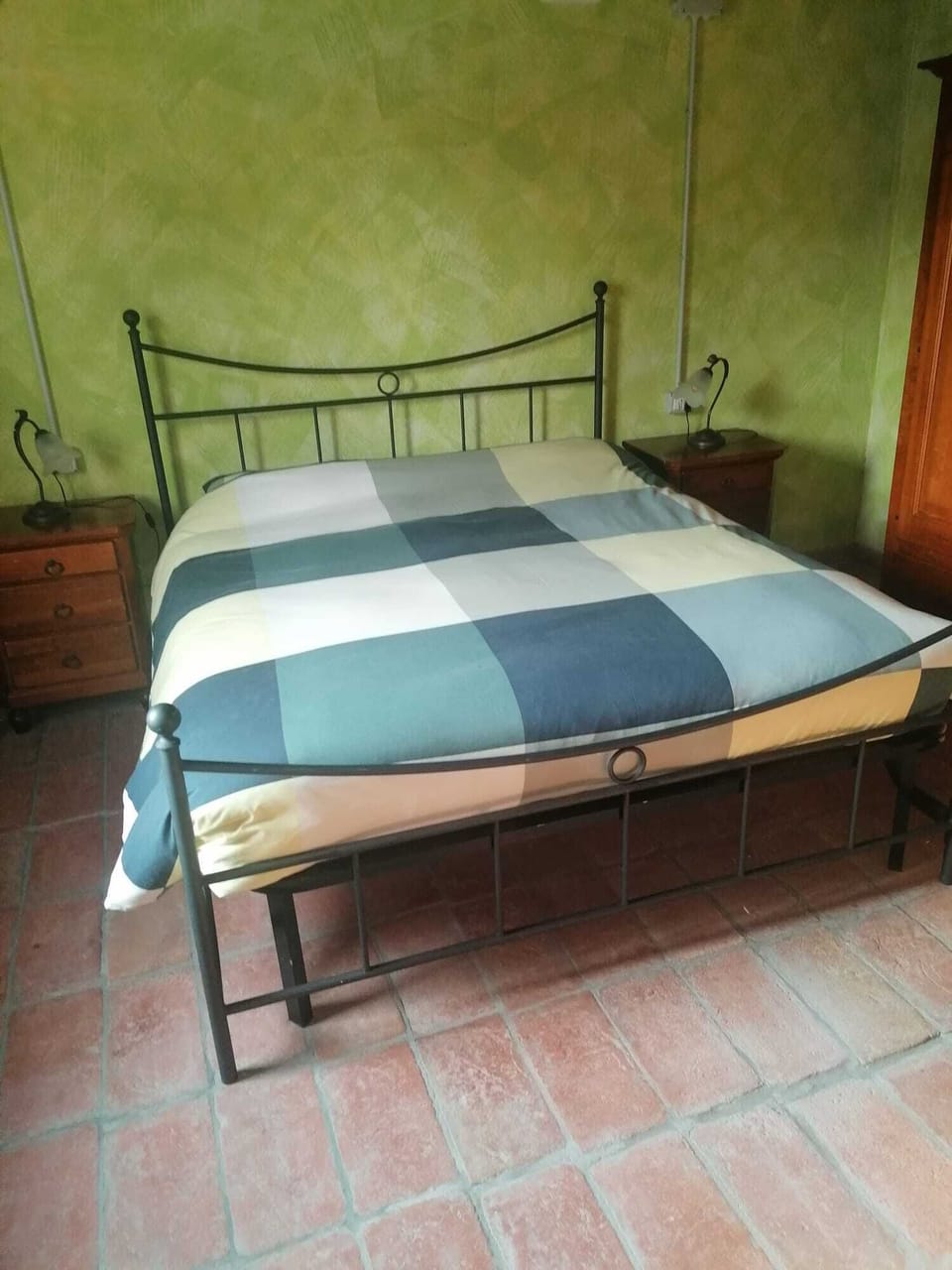 Basic Quadruple Room | Free WiFi, bed sheets