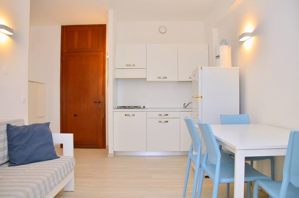 Apartment, 1 Bedroom, Balcony, Ocean View | Interior