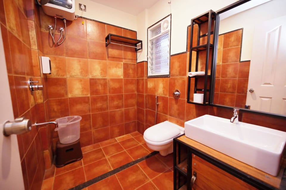 Shower, towels, soap, shampoo