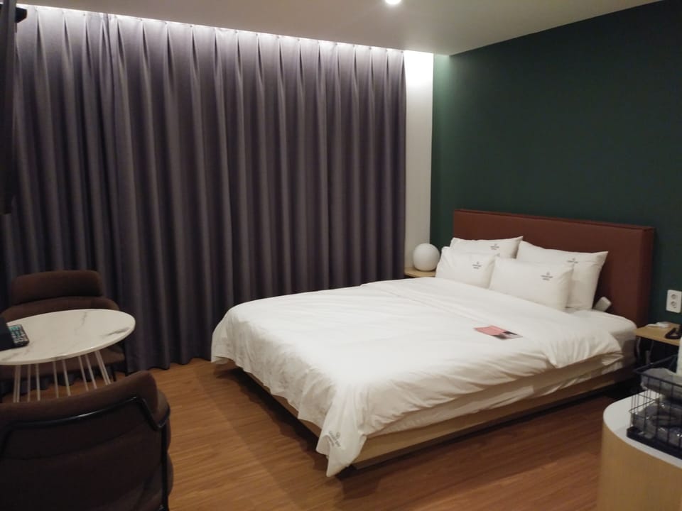 Standard Room | Individually furnished, free WiFi