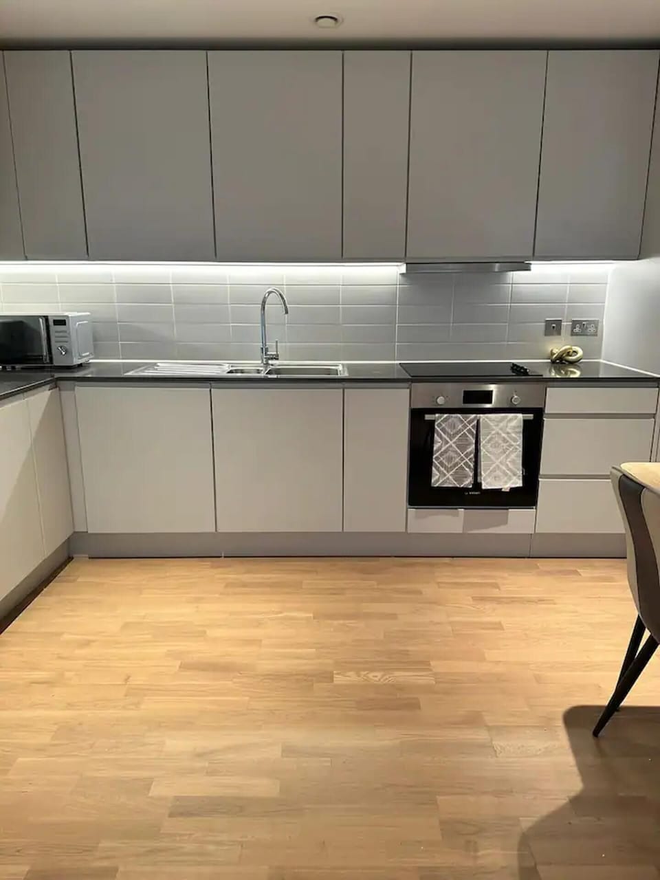 Apartment | Private kitchen | Fridge, microwave, oven, stovetop