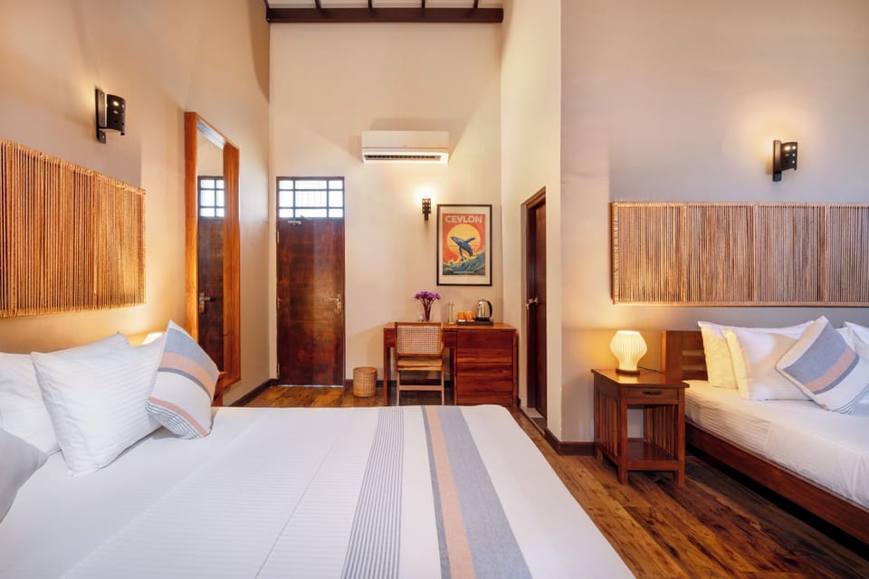 Comfort Room | Desk, iron/ironing board, free WiFi