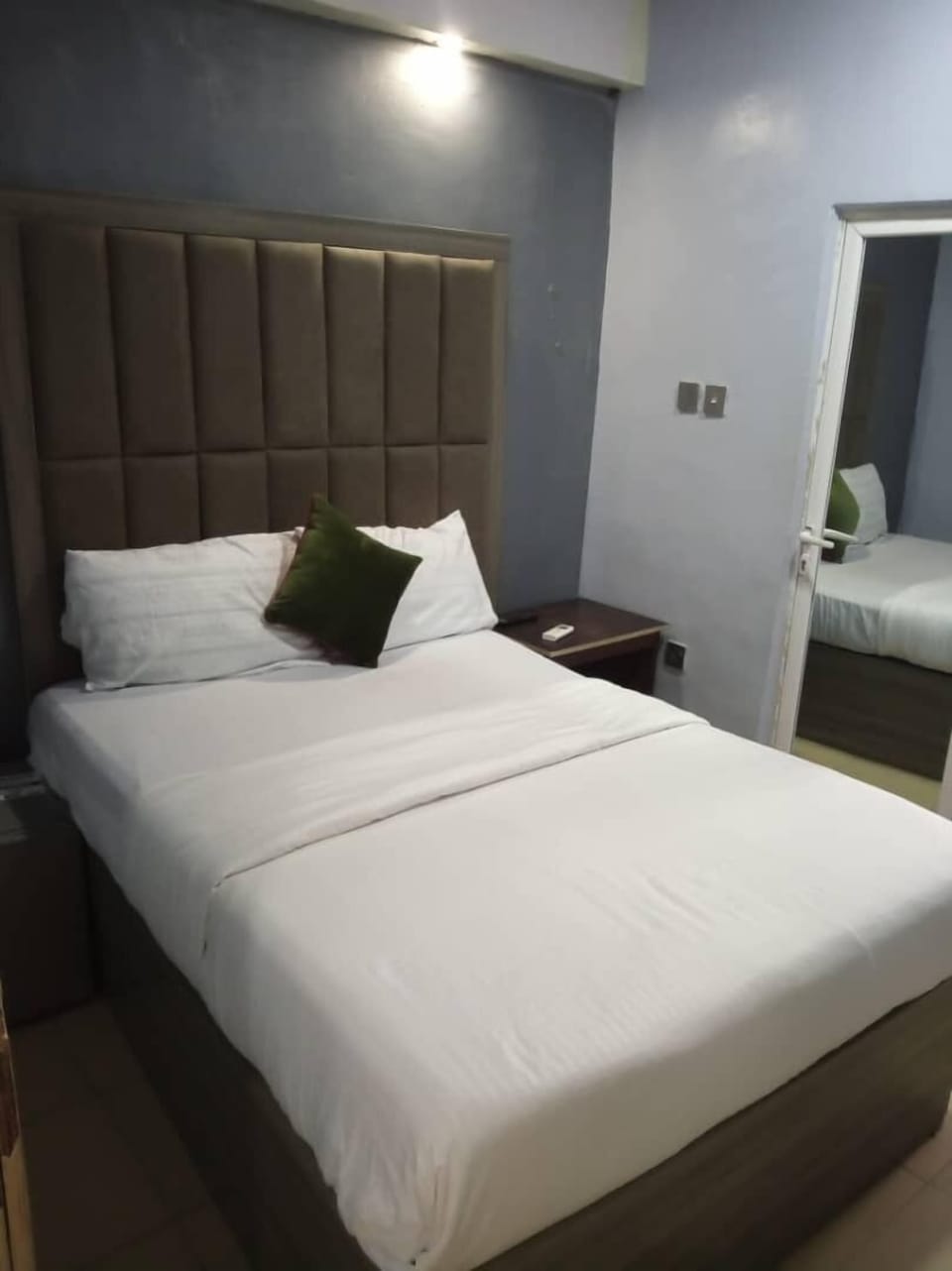 Individually furnished, laptop workspace, free WiFi