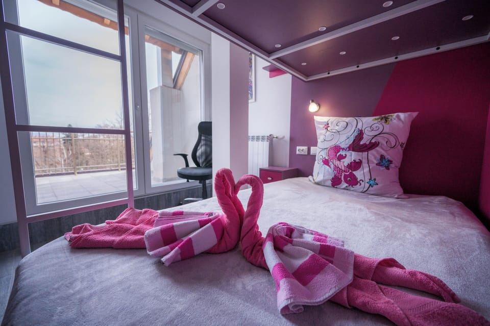 Standard Double Room (HIDRA) | In-room safe, desk, free WiFi