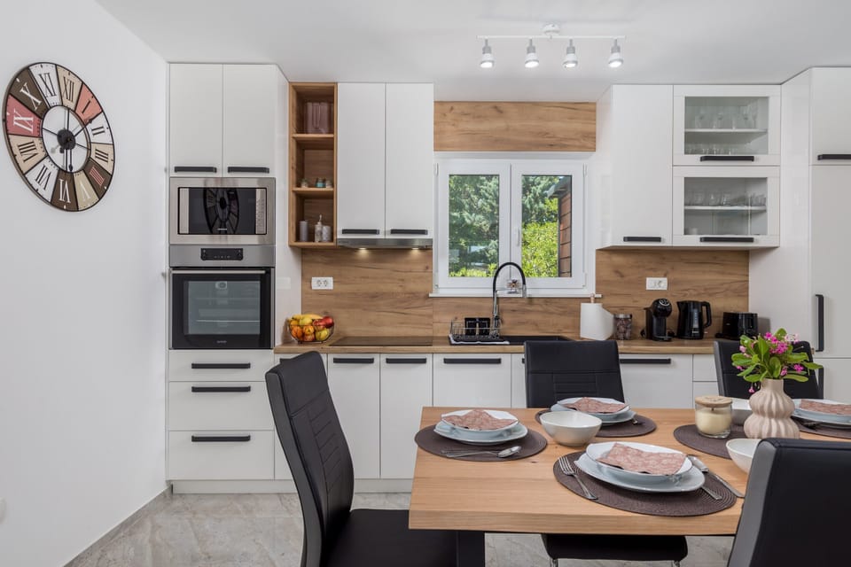 Standard House, 2 Bedrooms, 2 Bathrooms (Modern Holiday House Jadranka With) | Private kitchen