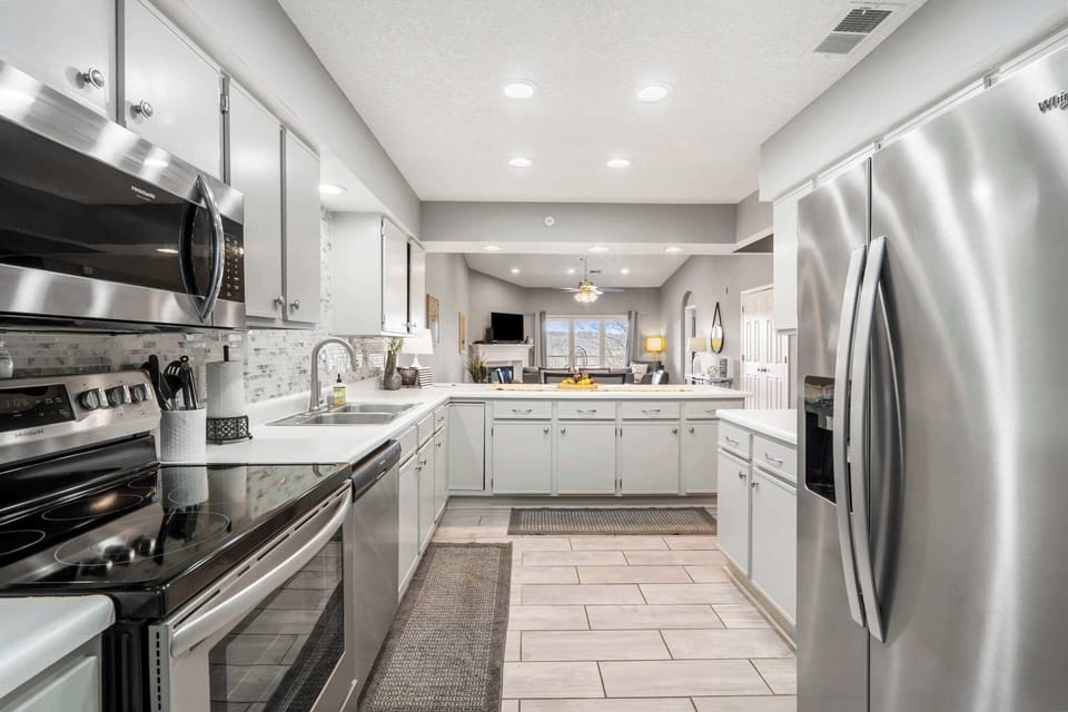 Condo, Multiple Beds, Patio, Mountain View (Great Escape Duo) | Private kitchen | Coffee/tea maker