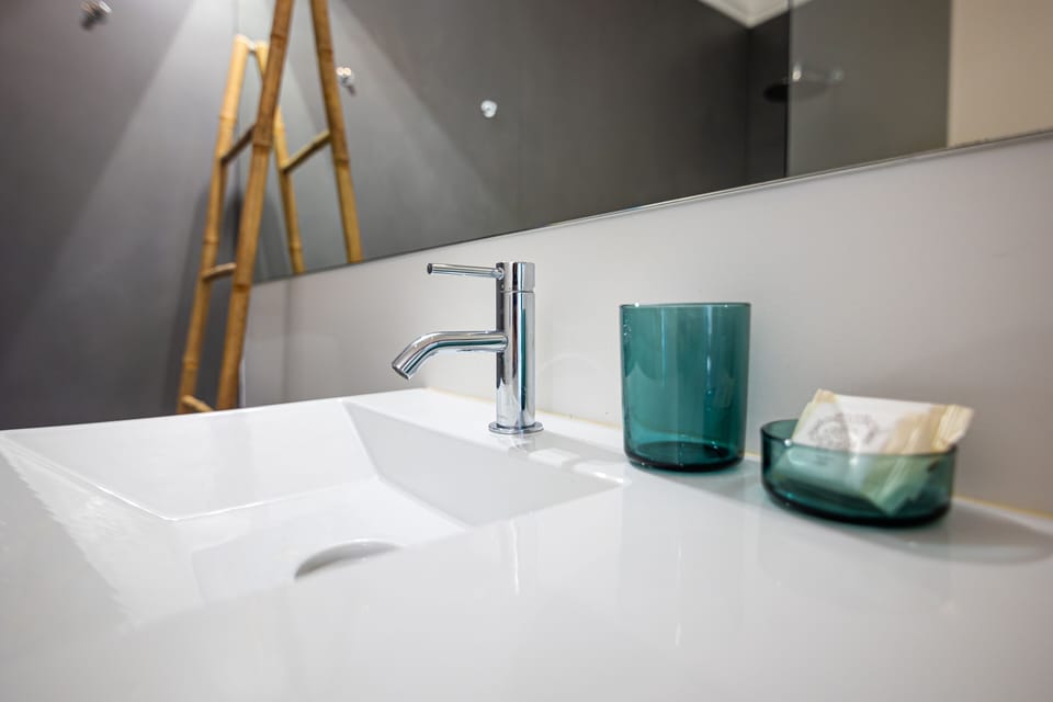 Standard Triple Room | Bathroom | Hair dryer, towels