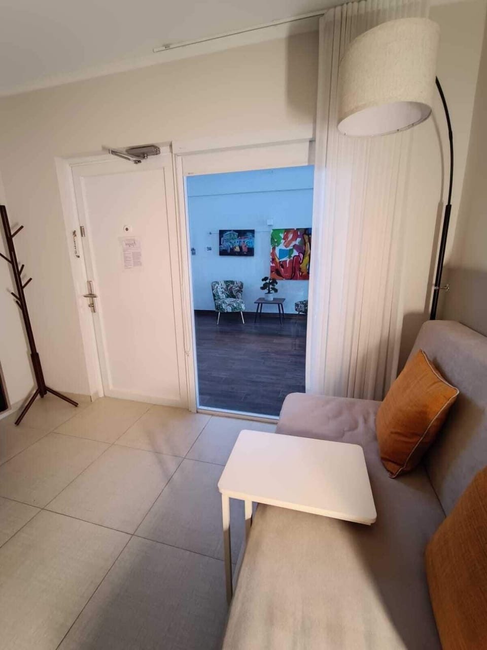 Standard Room, 1 King Bed, Non Smoking | In-room safe, desk, blackout drapes, iron/ironing board