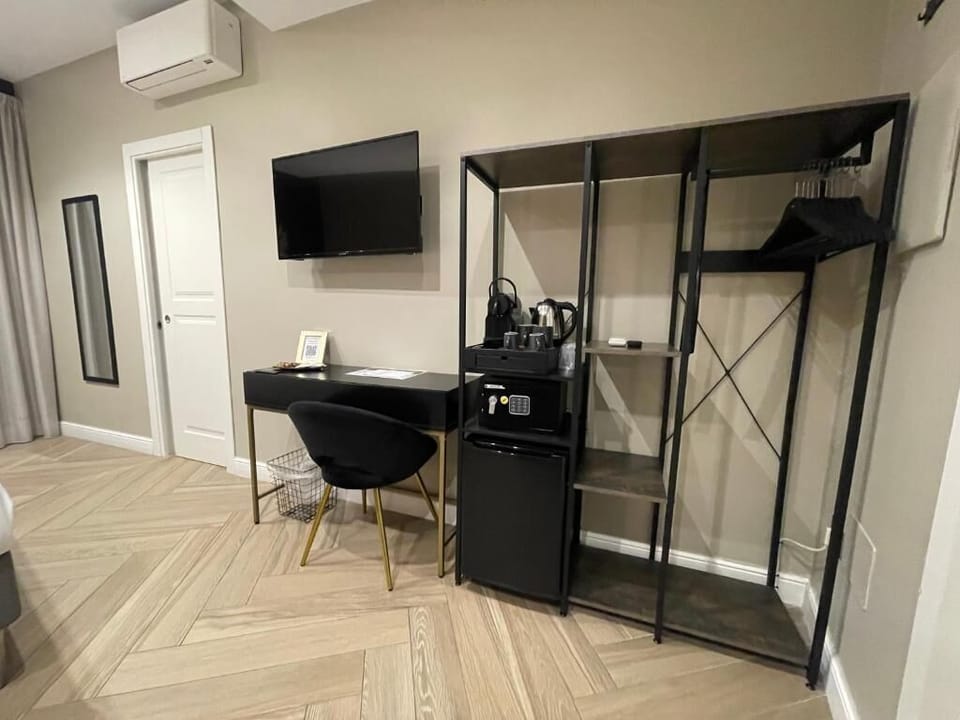 Superior Double or Twin Room, 1 Bedroom, Balcony, City View | Premium bedding, down comforters, memory foam beds, minibar
