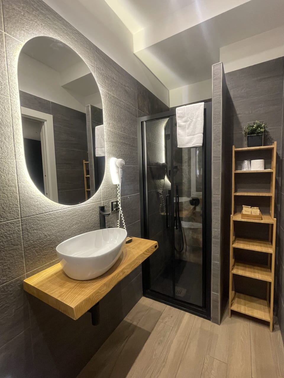 Superior Double or Twin Room, 1 Bedroom, Balcony, City View | Bathroom | Shower, rainfall showerhead, free toiletries, bathrobes