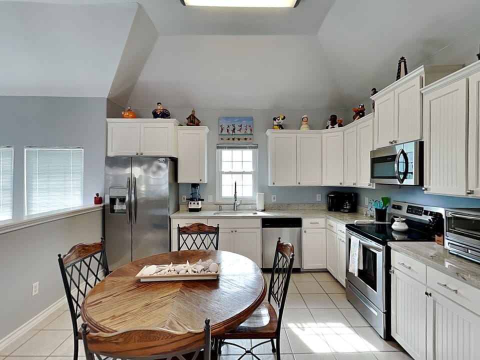 Studio (3 Bedrooms) | Property amenity