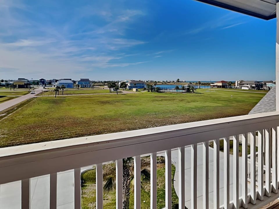 House (3 Bedrooms) | Property amenity
