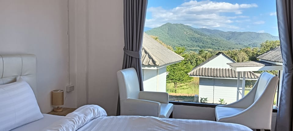 Basic Cottage | Individually furnished, desk, free WiFi, bed sheets