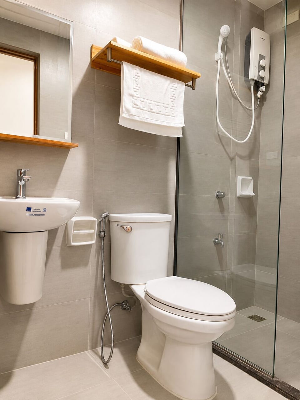 Free toiletries, slippers, bidet, towels