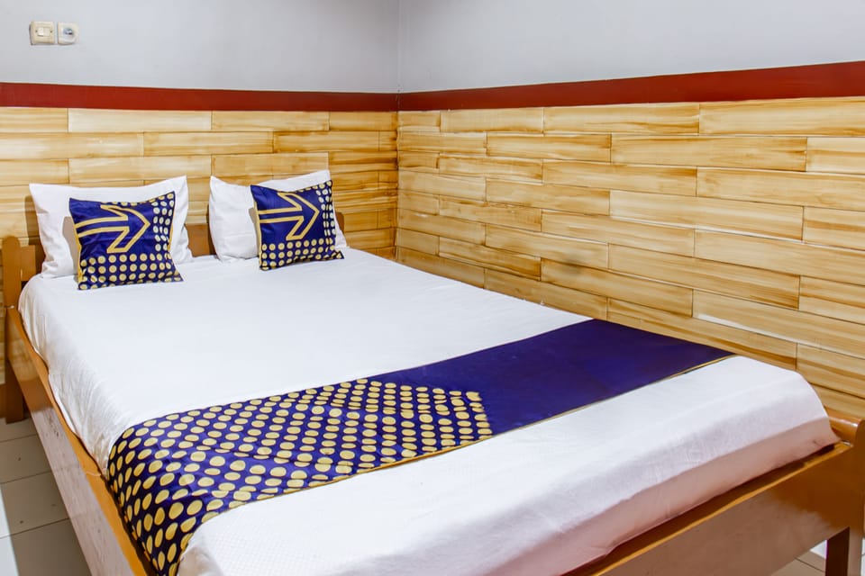 Economy Double Room | Bed sheets