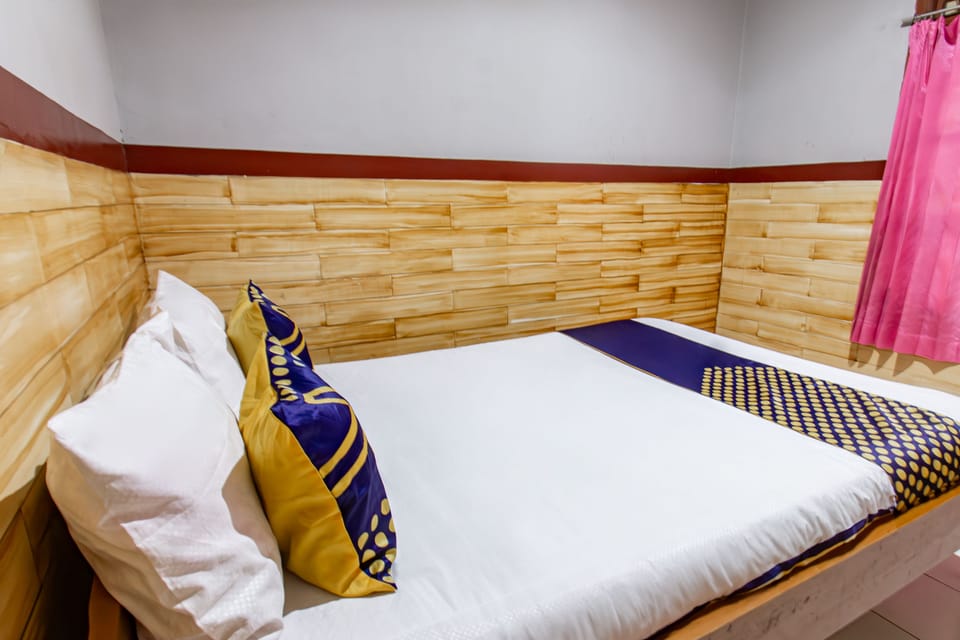 Economy Double Room | Bed sheets