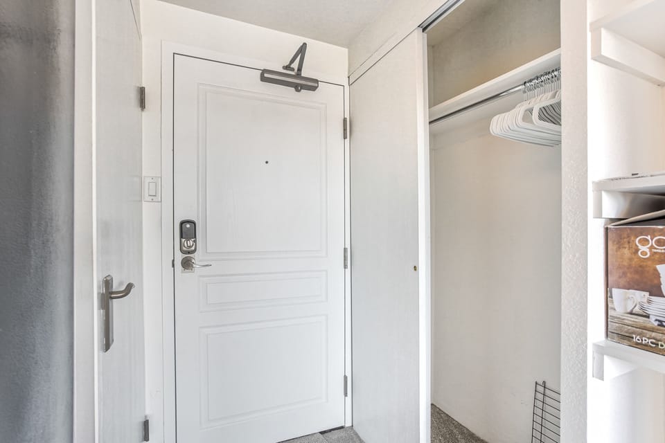 House | Bathroom | Towels, soap, shampoo, toilet paper