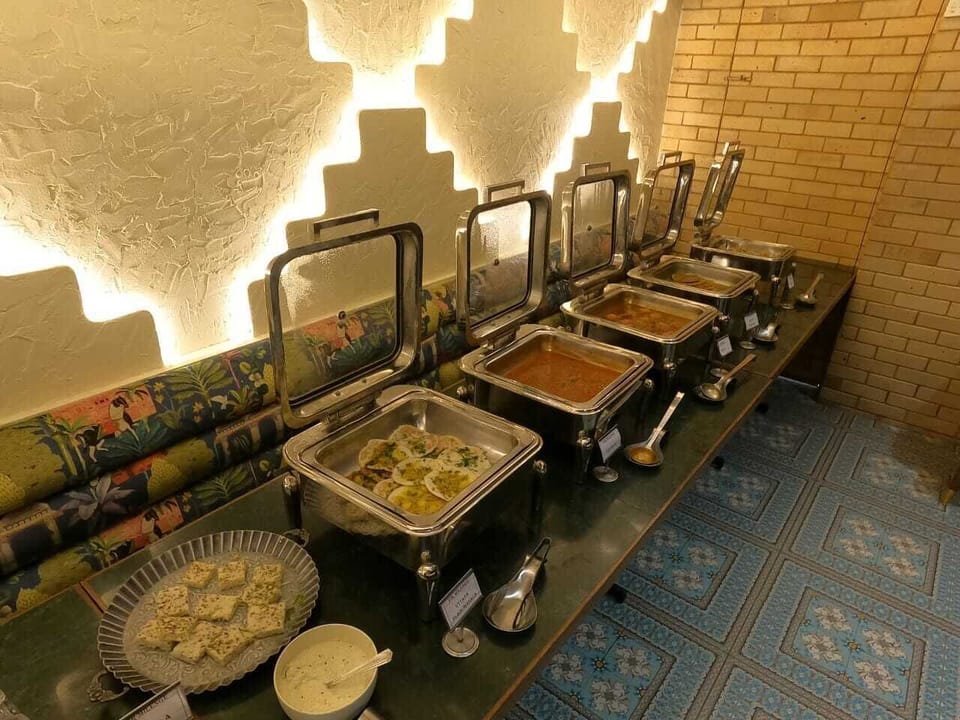 Daily buffet breakfast for a fee