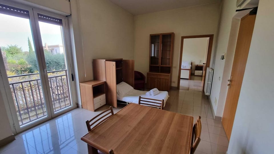 In-room safe, desk, laptop workspace, WiFi (free)
