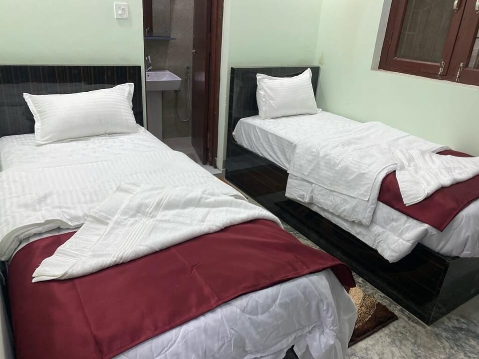 Egyptian cotton sheets, premium bedding, memory foam beds, desk