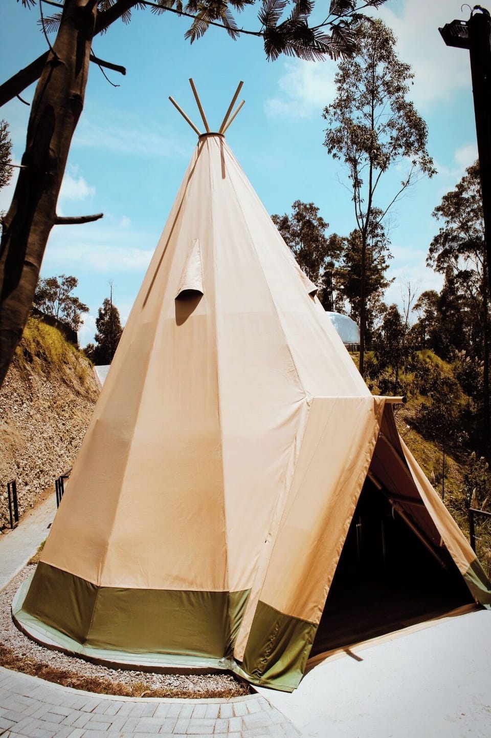 Standard Tent | Hypo-allergenic bedding available, pillowtop beds, minibar