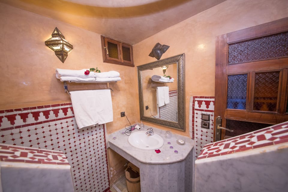 Standard Double Room, 1 Bedroom | Bathroom shower