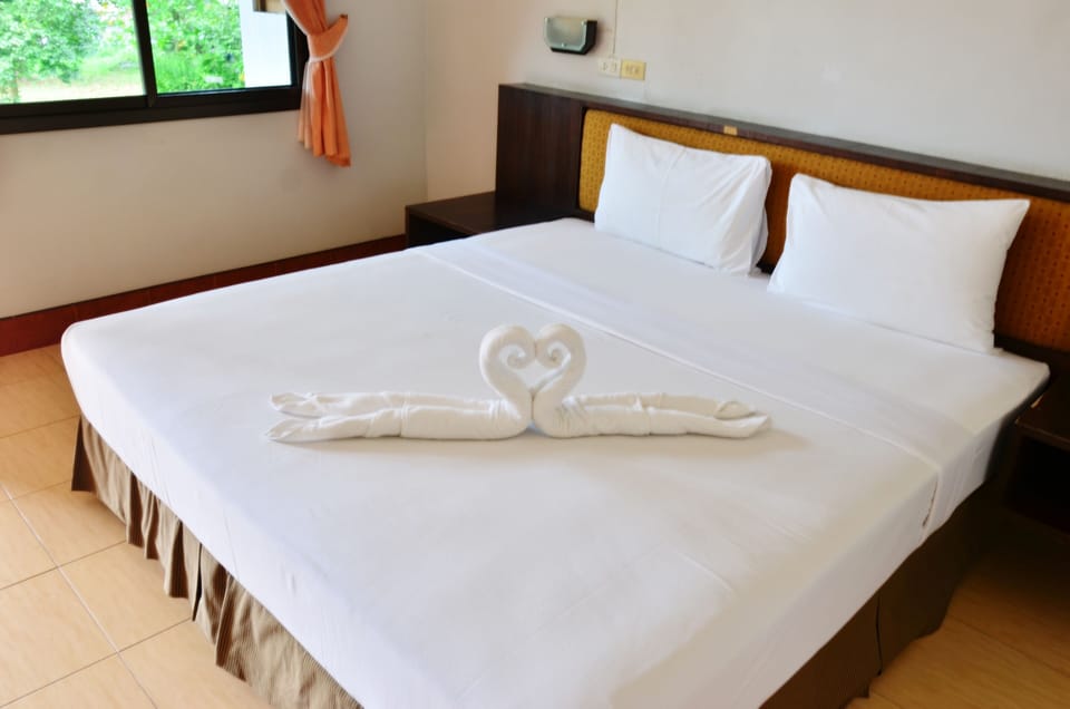Basic Room, 1 Bedroom, Balcony, Garden View | 1 bedroom, desk, WiFi (free), bed sheets