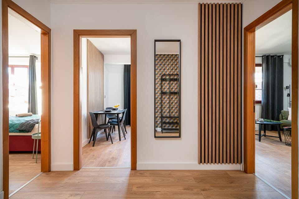 Traditional Apartment | Blackout drapes, iron/ironing board, WiFi (free)