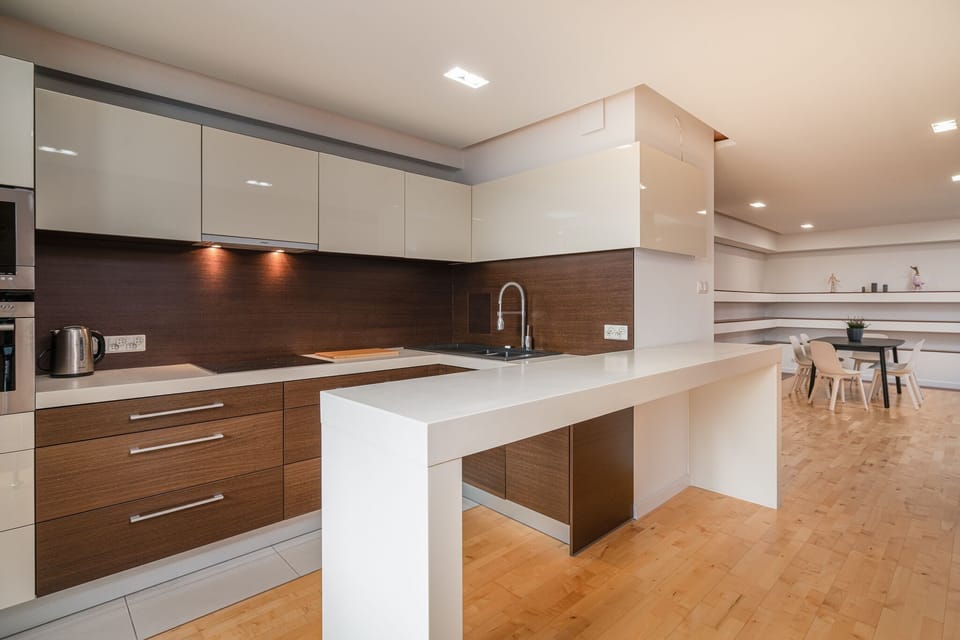Luxury Apartment | Private kitchen | Stovetop, cookware/dishes/utensils