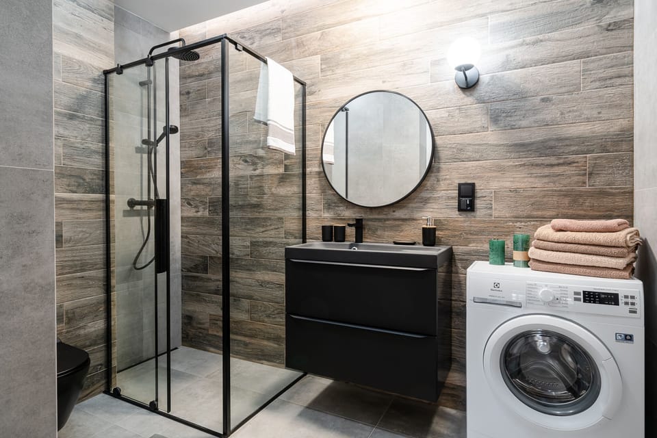 Traditional Apartment | Bathroom | Hair dryer