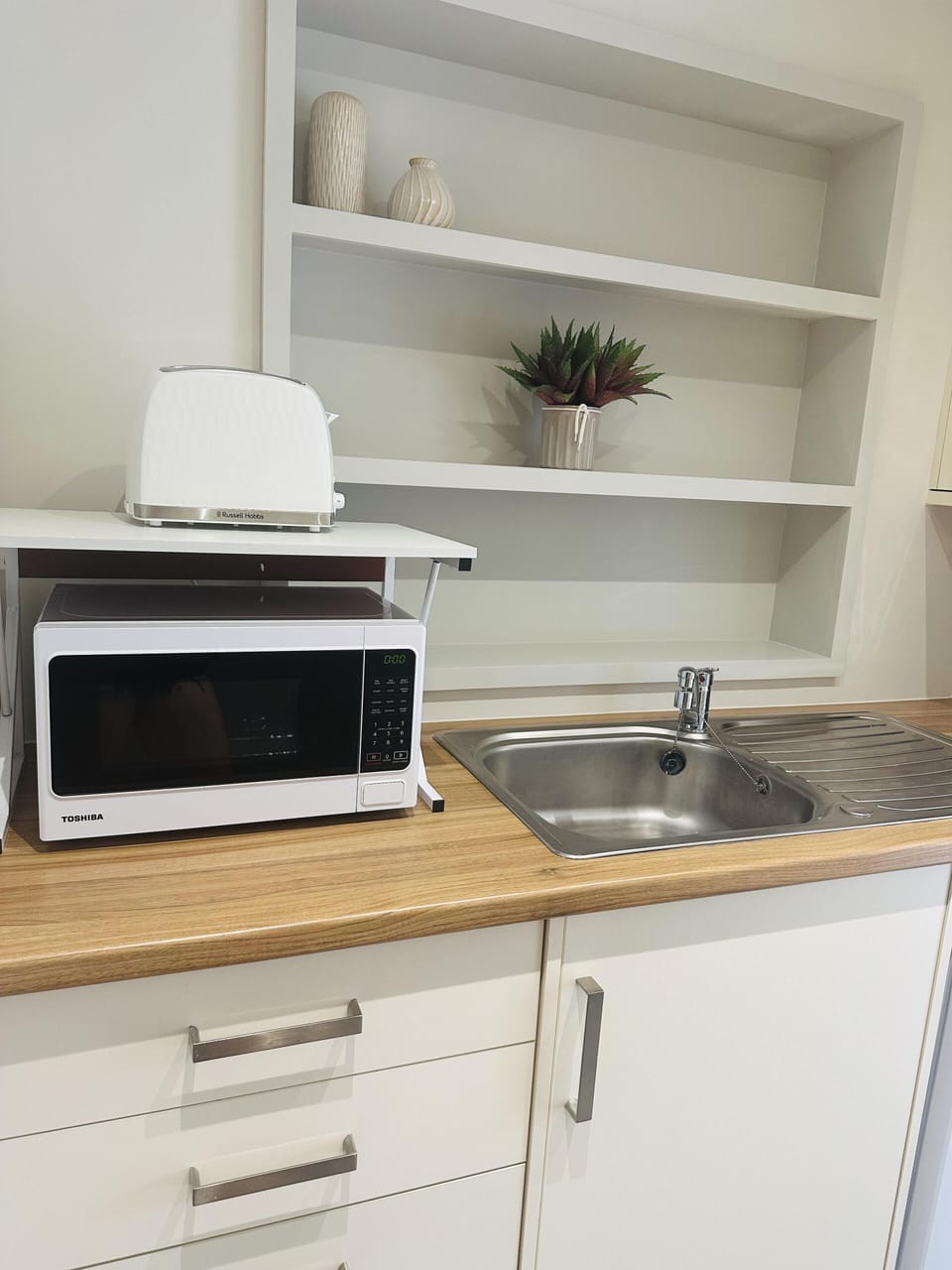 Apartment | Private kitchen | Fridge, microwave, electric kettle, toaster
