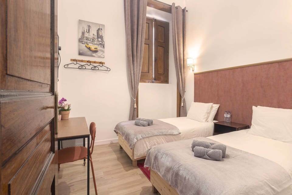 Basic Double or Twin Room | Blackout drapes, iron/ironing board, WiFi (free)