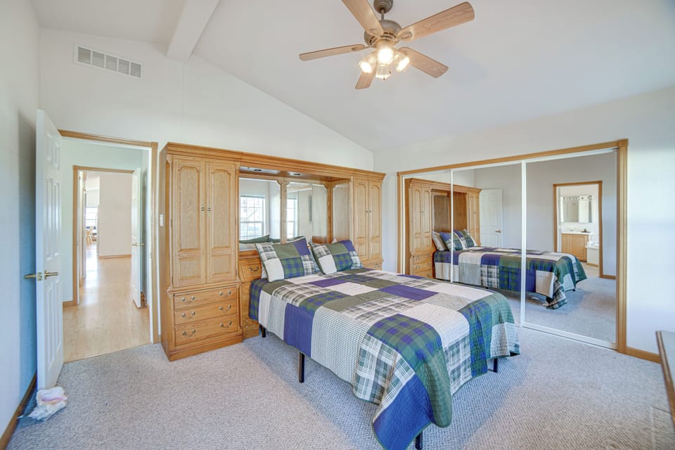 North Lakeport Home on Clear Lake: Boat + Unwind! Cottage in Clear Lake