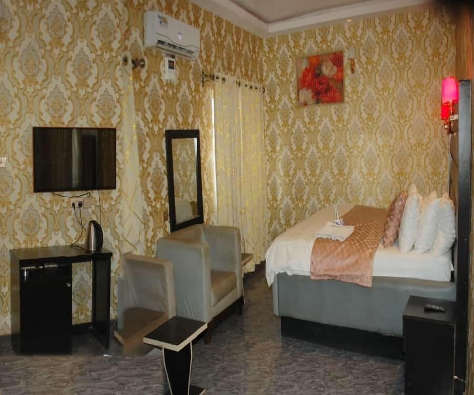 1 bedroom, free WiFi, bed sheets
