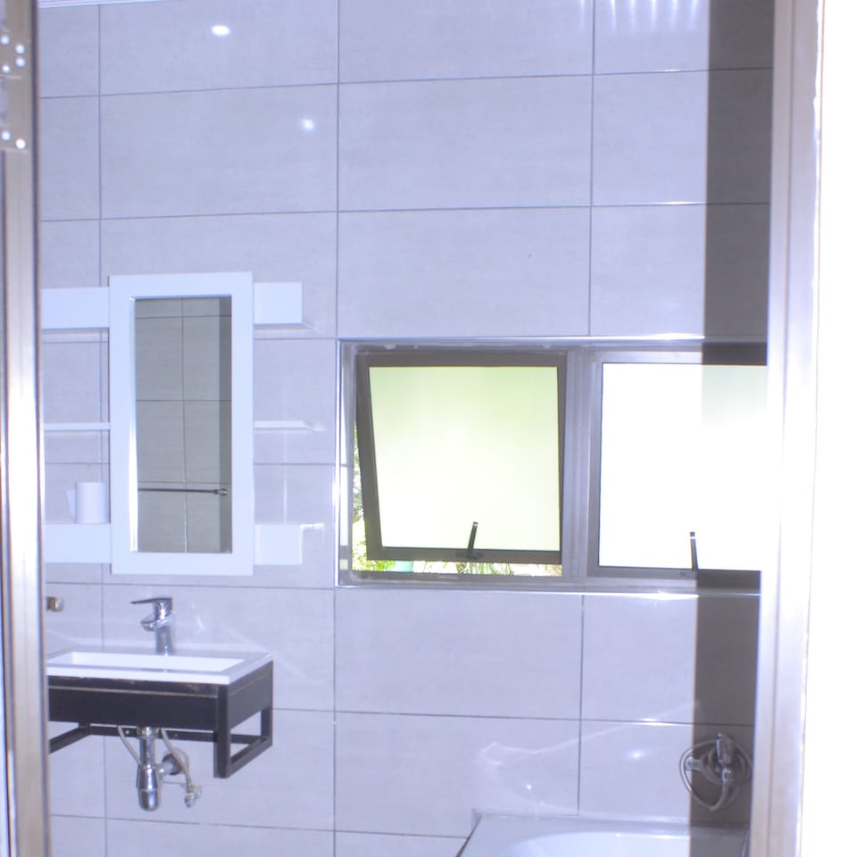 Standard Double Room | Bathroom | Free toiletries, towels, soap, toilet paper