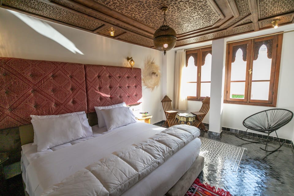 Deluxe Double or Twin Room | Minibar, in-room safe, iron/ironing board (on request), WiFi (free)
