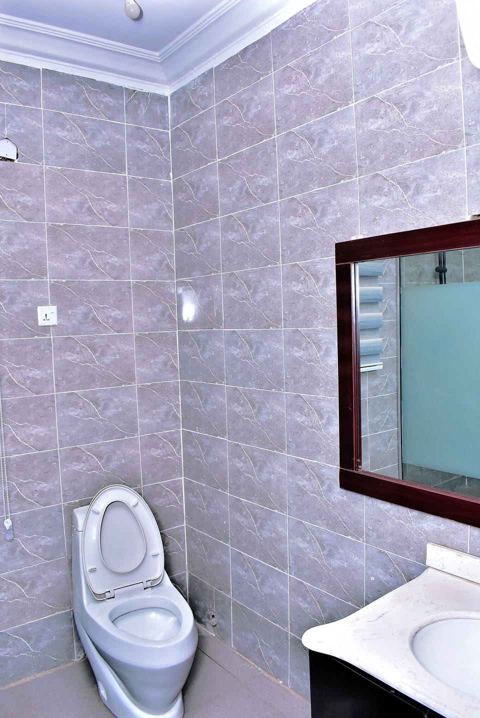 Basic Single Room | Bathroom