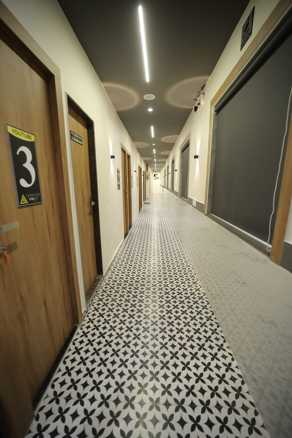 Deluxe Cabin | Memory foam beds, laptop workspace, free WiFi