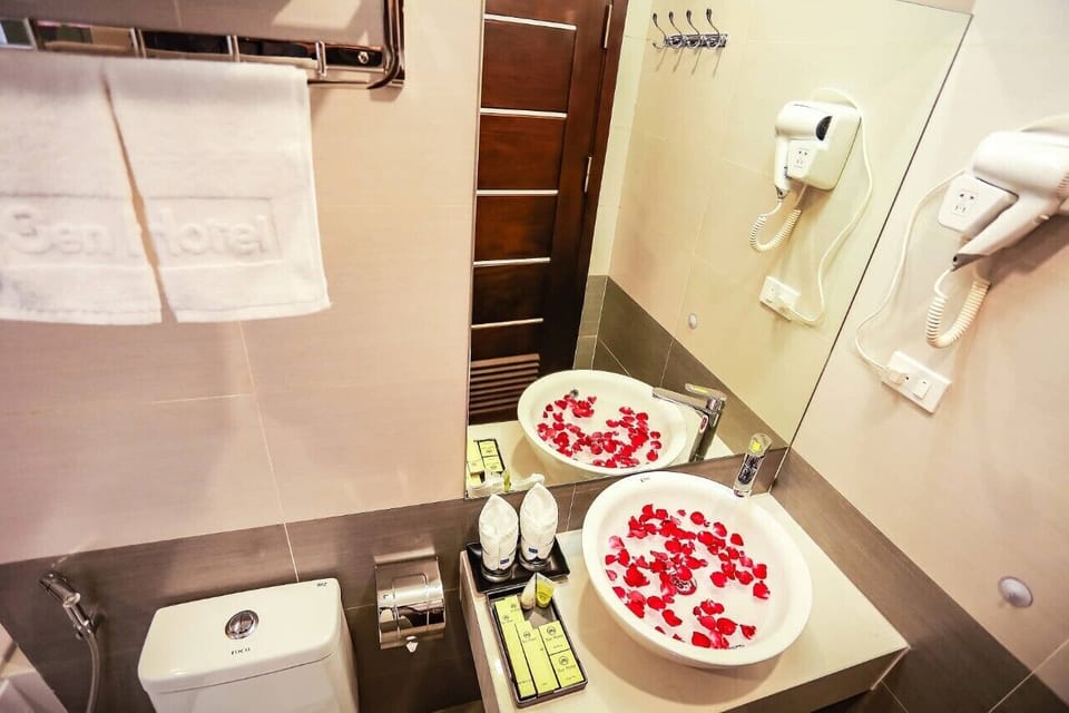 Standard Room | Bathroom
