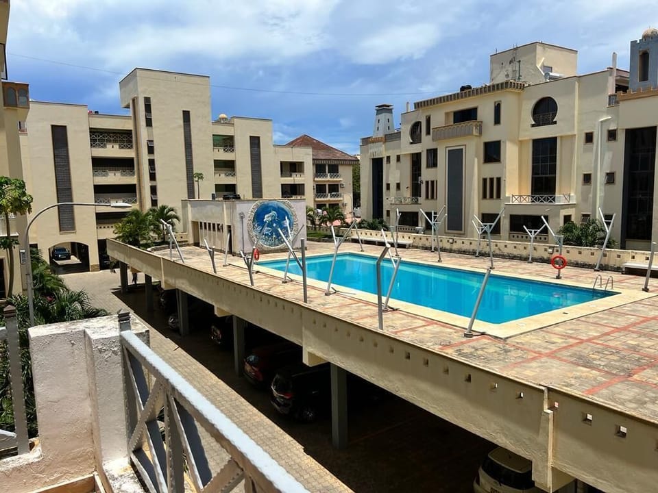 Family Apartment | Bathroom | Shower, free toiletries, slippers, bidet