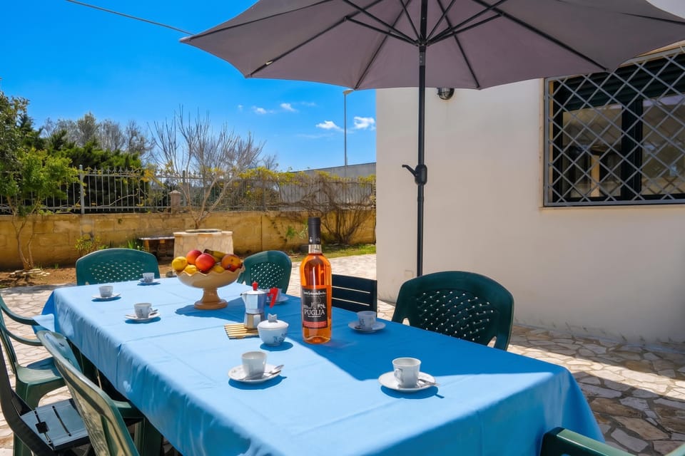 Standard House, 3 Bedrooms, Terrace (Villa Scianuli, Villa 250 meters from) | Outdoor dining