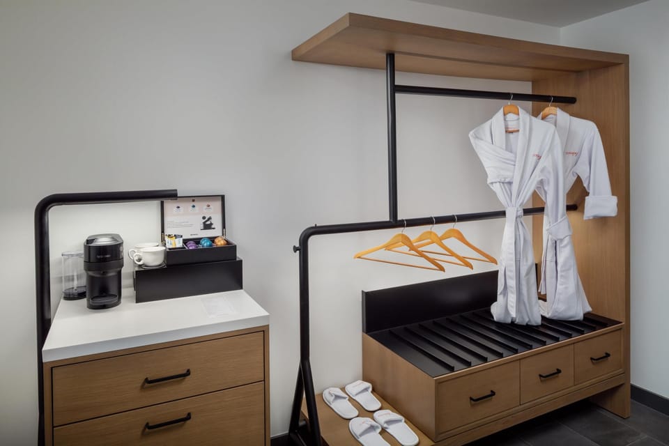 Premium bedding, minibar, in-room safe, desk