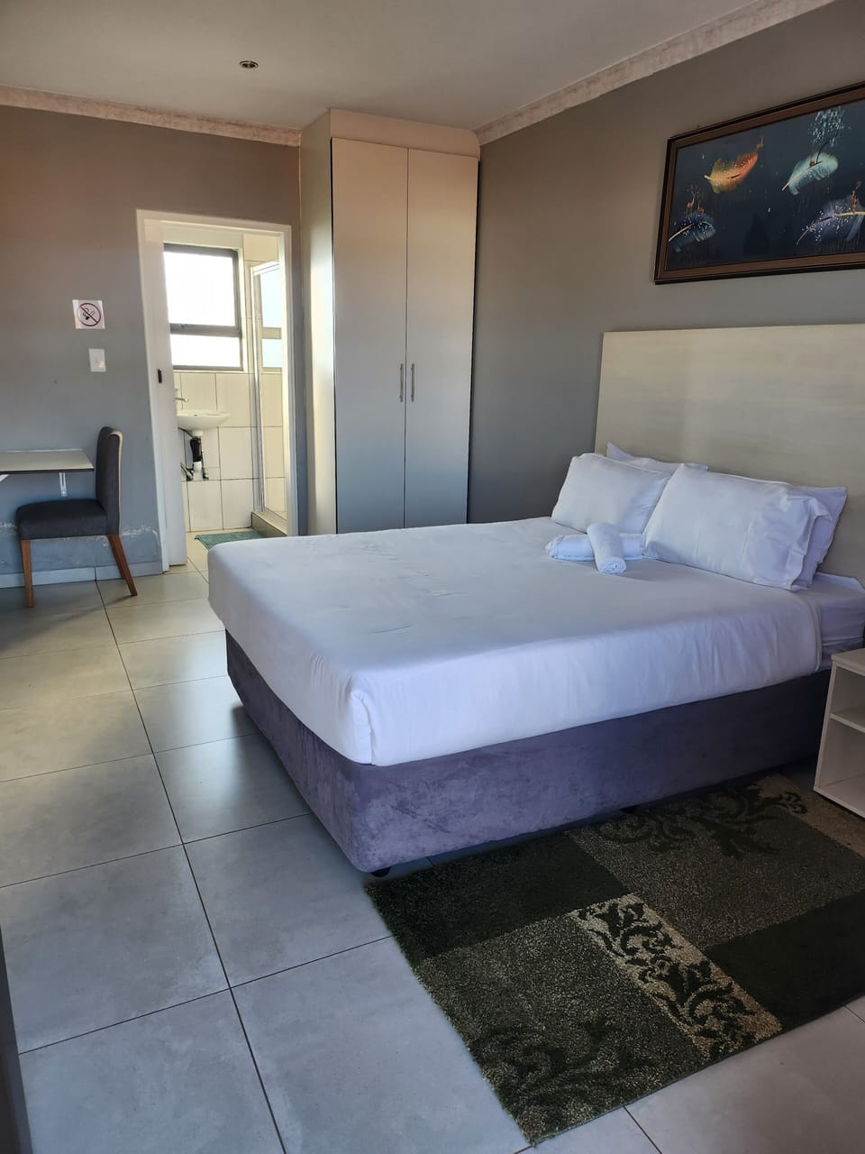 Desk, laptop workspace, iron/ironing board, free WiFi