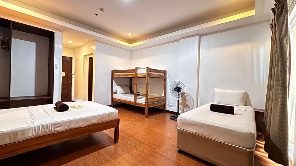 Family Room | Desk, laptop workspace, WiFi (free), individually decorated