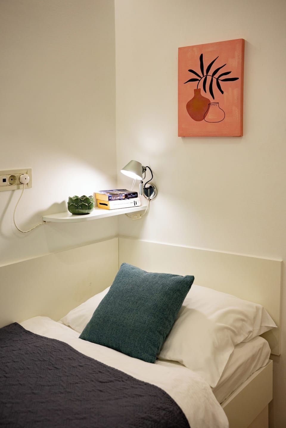 Comfort Apartment, 2 Bedrooms, Non Smoking | 2 bedrooms, desk, iron/ironing board, travel crib