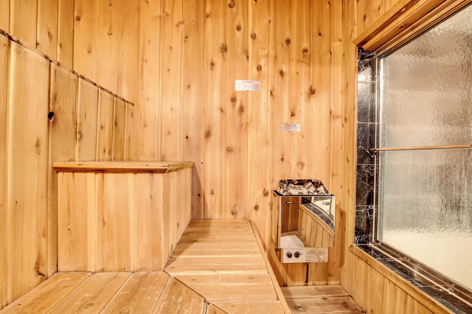 Iron River Retreat w/ Sauna: Walk to Ski Brule! Apartment in Michigan