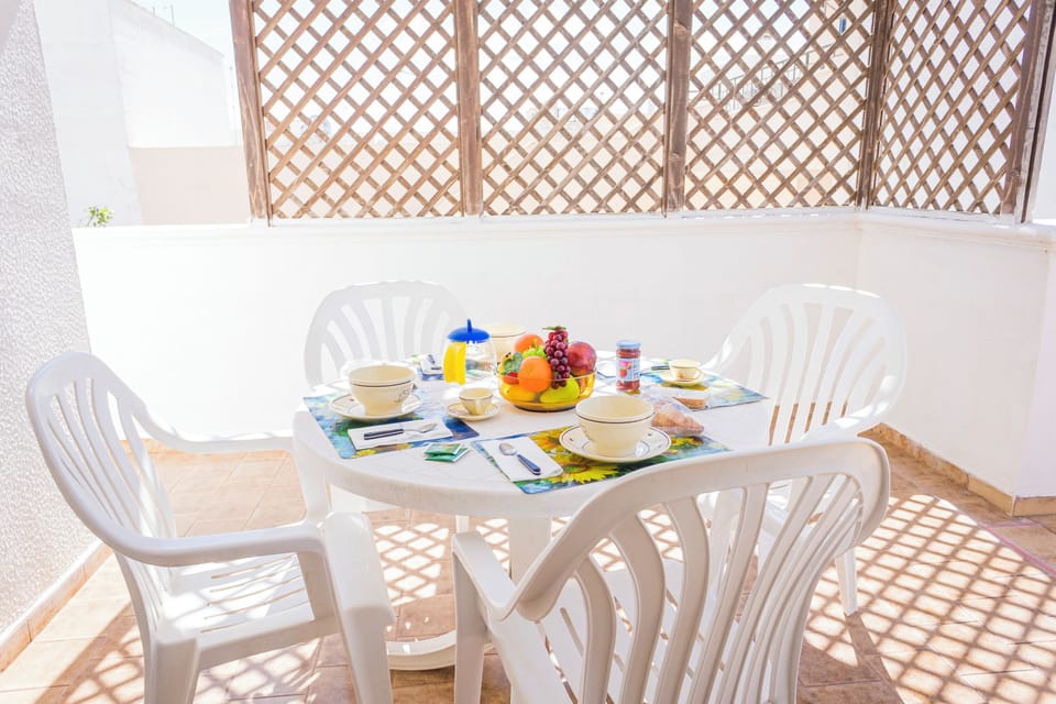 Standard House, 2 Bedrooms, Balcony (Torre Lapillo Apartment Sea View, 20m) | Outdoor dining