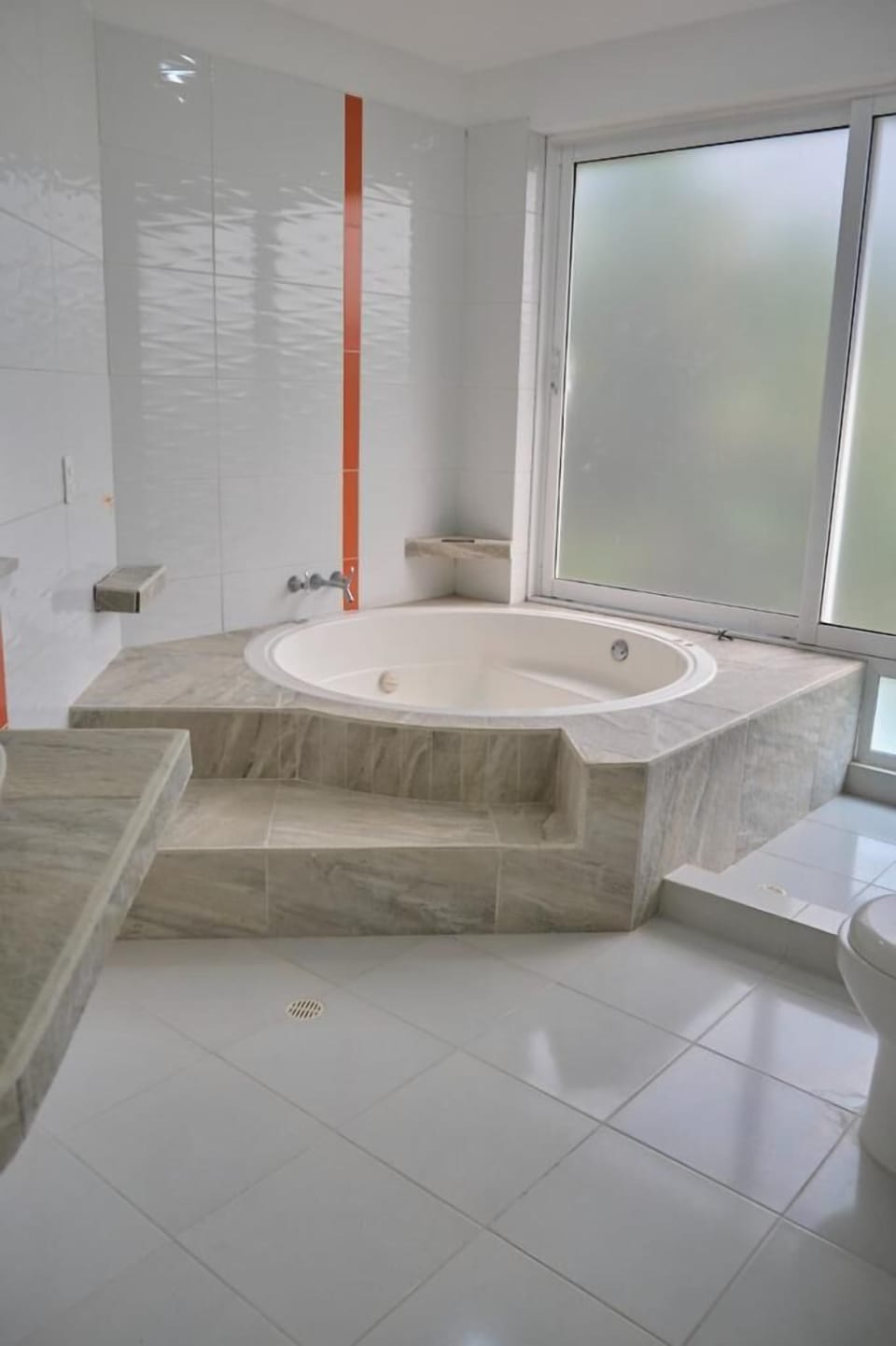 Deluxe Room | Bathroom | Shower, towels